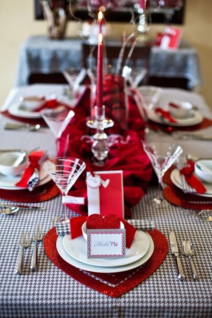 fresh-red-valentines-day-decoration-ideas-16