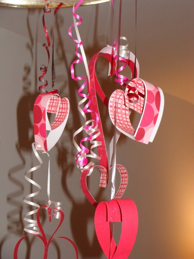 hanging-paper-hearts