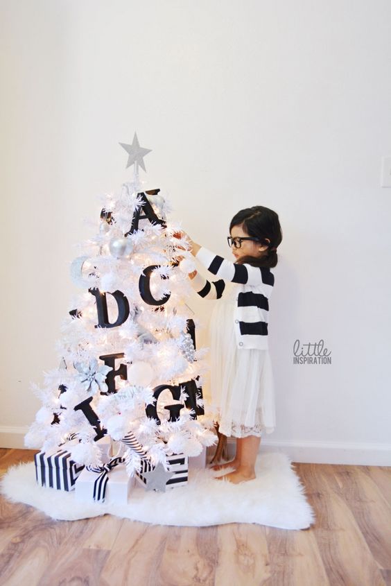 kids-room-christmas-decor-ideas-26