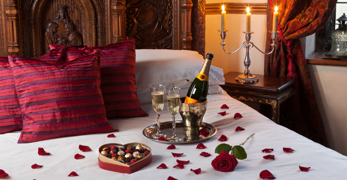 25 Romantic Valentines Bedroom Decorating Ideas