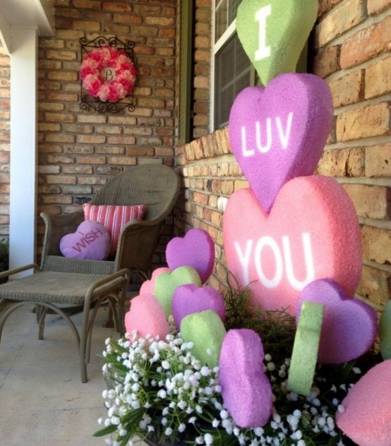 unique-outdoor-valentine-decor-ideas-3