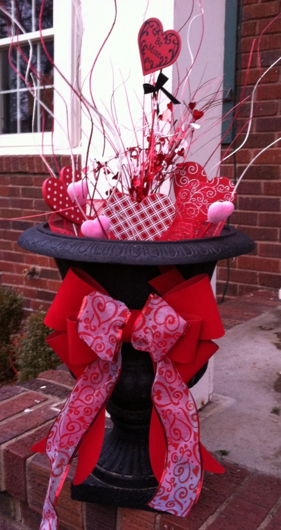 unique-outdoor-valentine-decor-ideas-7