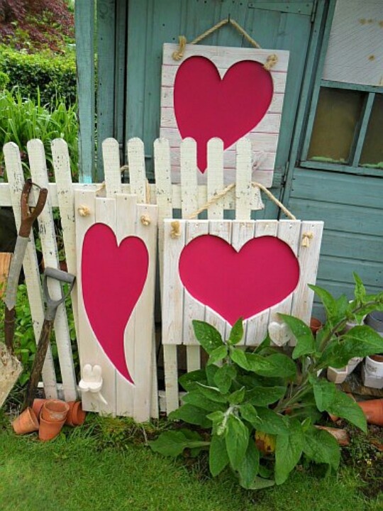 unique-outdoor-valentine-decor-ideas-9