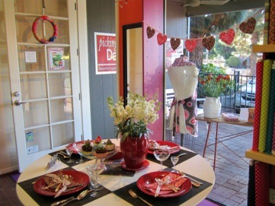valentines-day-dinining-decoration-ideas-25
