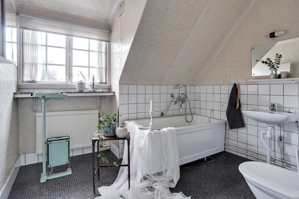 Scandinavian Master Bathroom