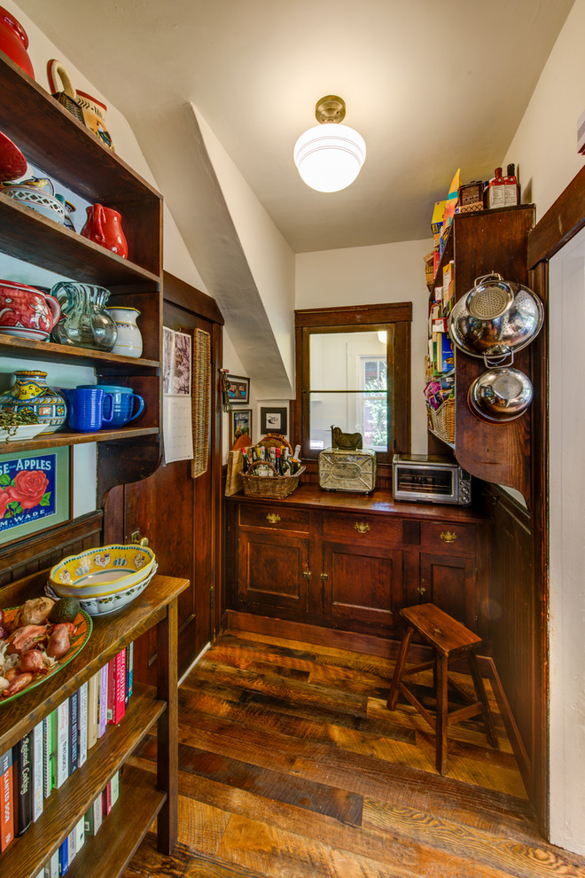 Small Craftsman Style Kitchen