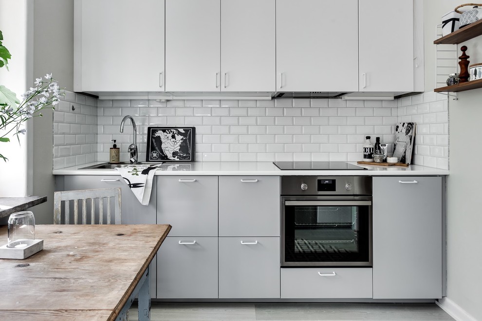 Small Traditional Style Kitchen