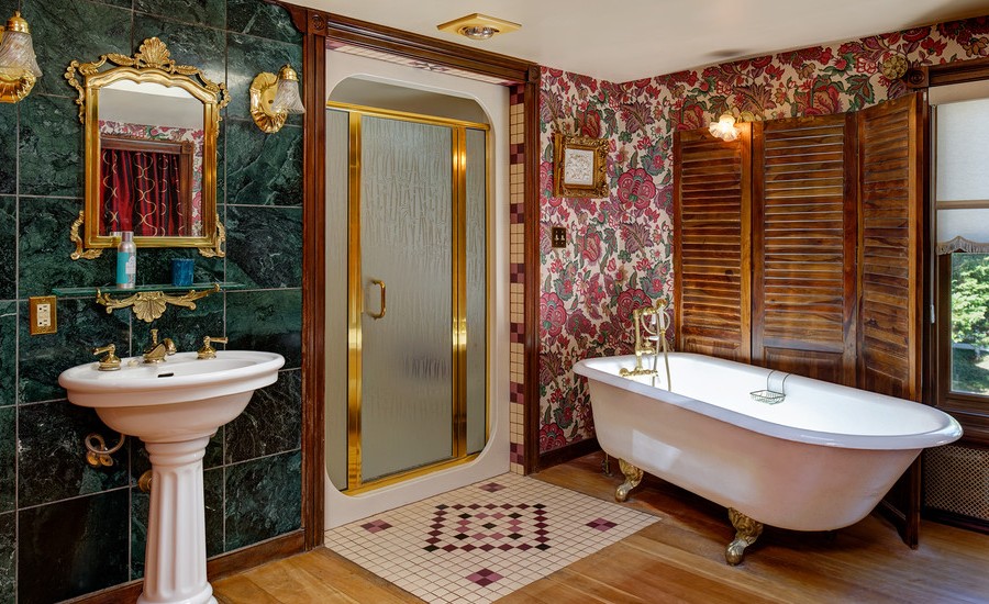 Victorian Master Bathroom