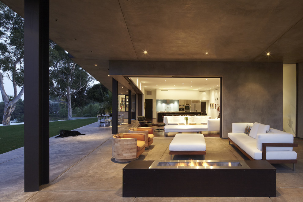 Modern Backyard Porch Design