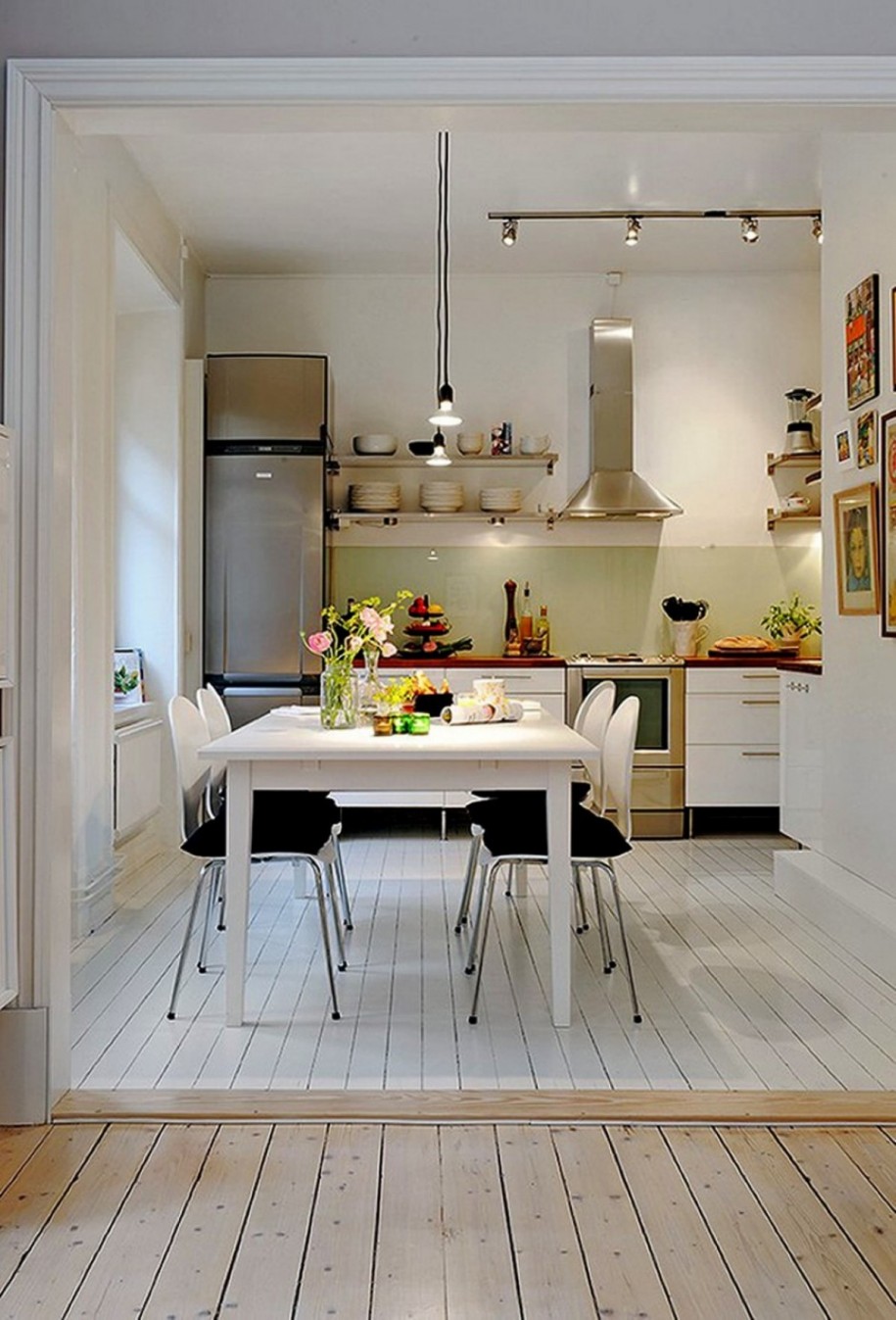 White L-Shaped Eat-In Kitchen