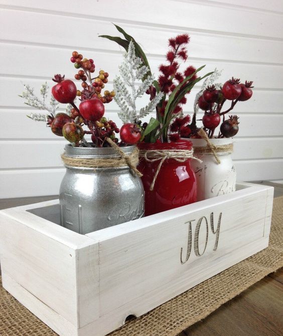 Red and White Christmas Decoration Ideas