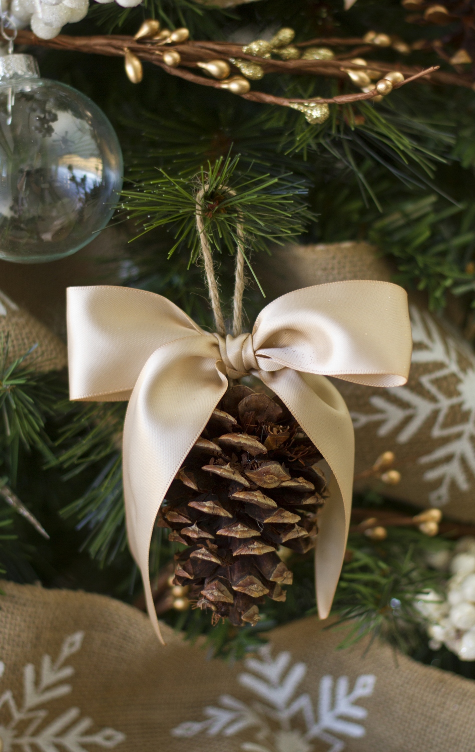 DIY Handmade Holiday Tree Ornament