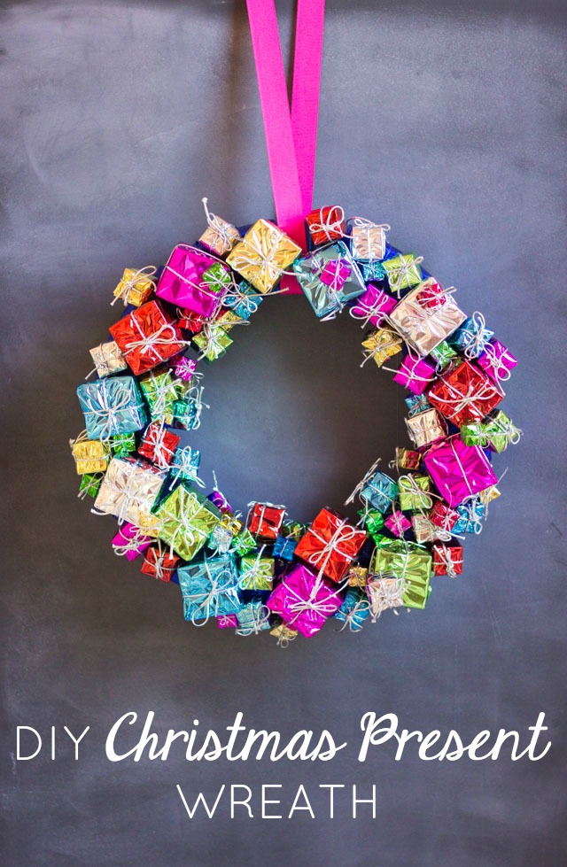 DIY Mini Gift Box Christmas Wreath