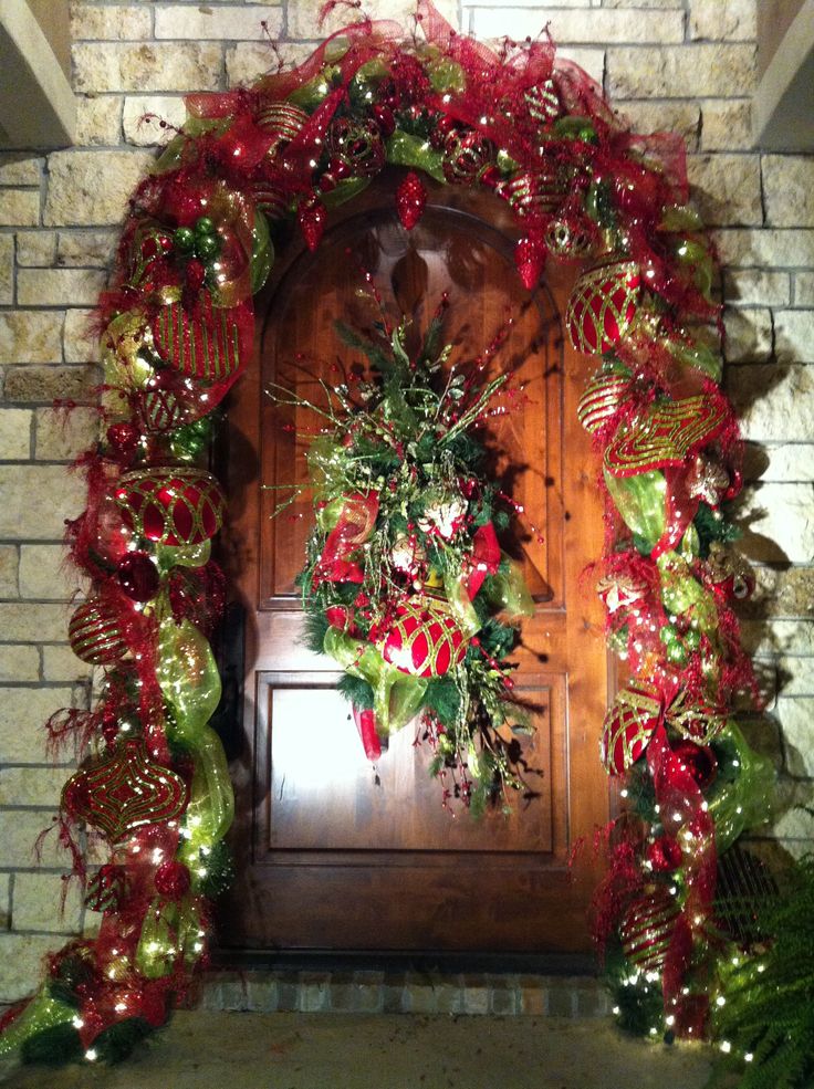 Front Door Christmas Deco Idea