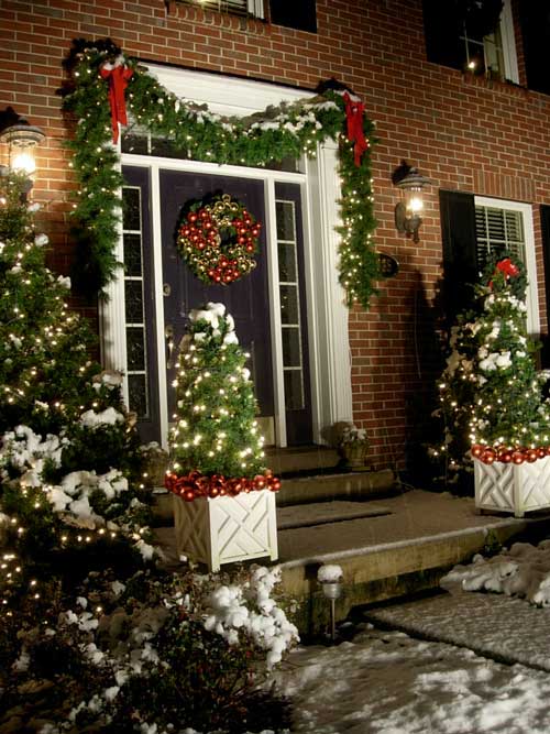 Outdoor Christmas Garland Ideas