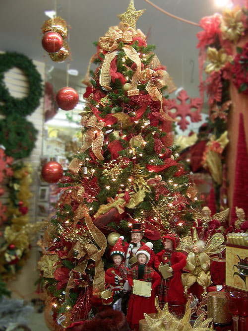 Red Christmas Tree Decorating Ideas