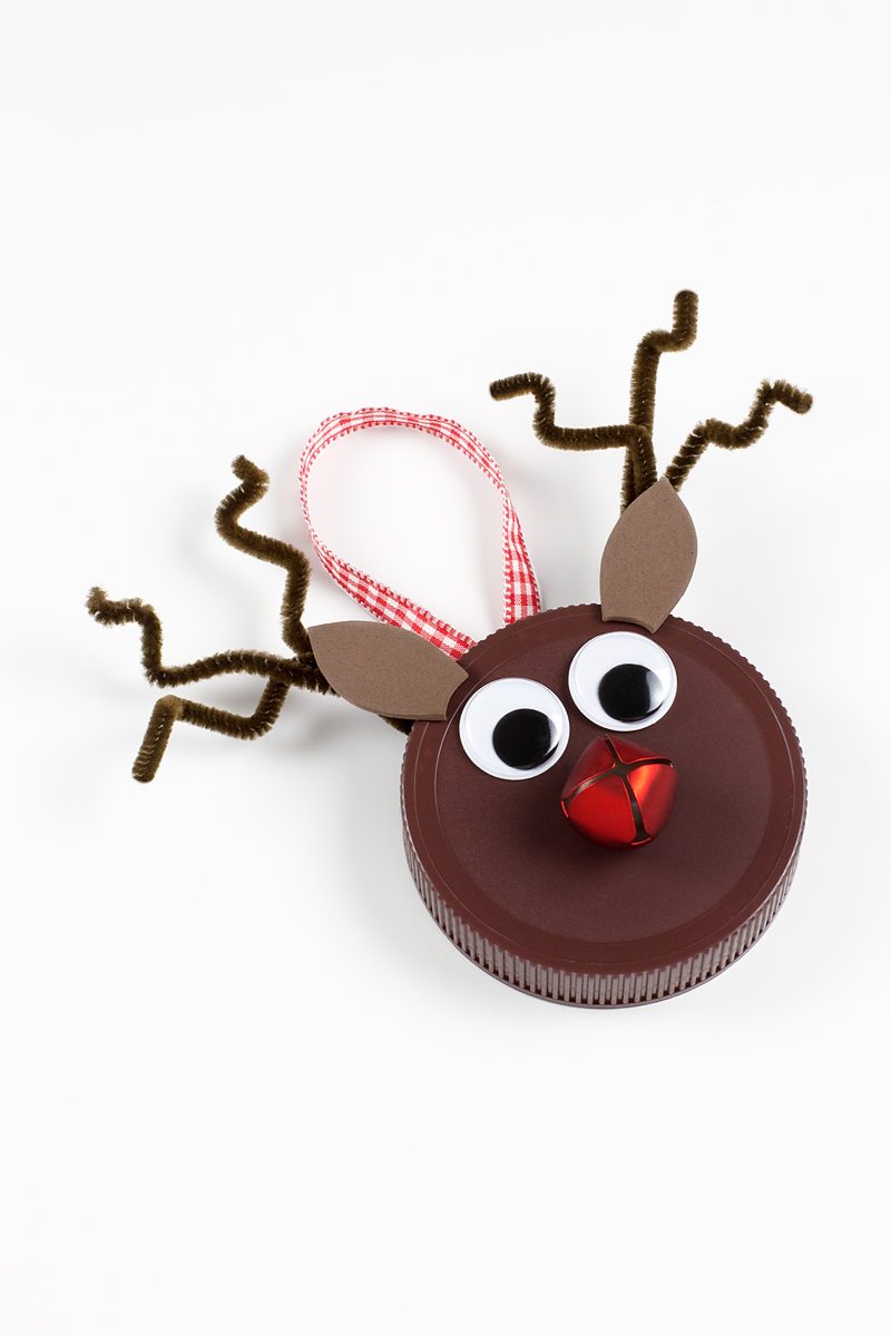 Simple Jar Lid Reindeer Ornament