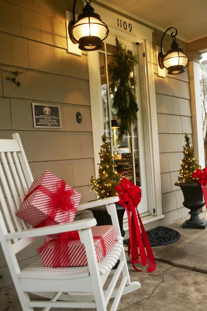 Christmas Porch Decorating Idea