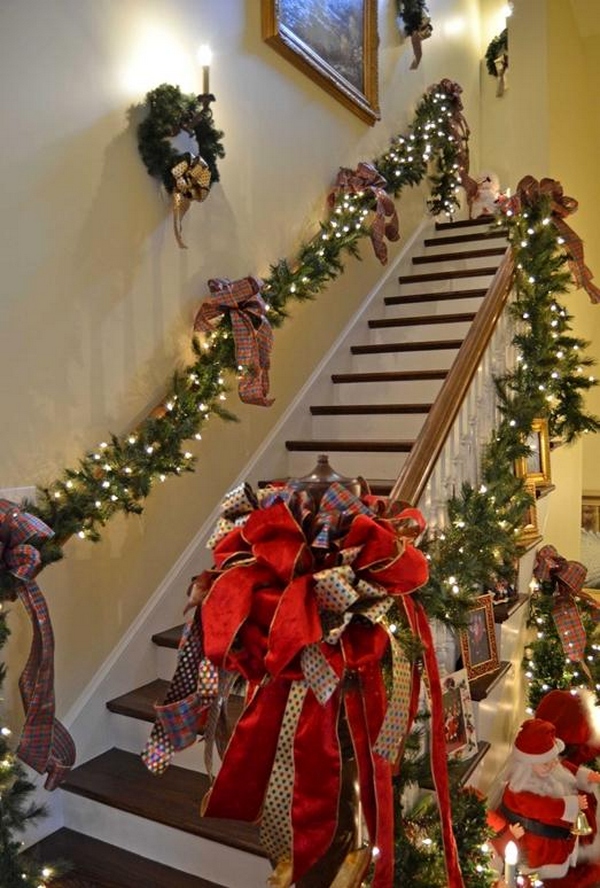 Christmas Staircase Decorations Idea