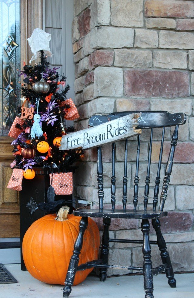 Fun & Festive Halloween Porch Decorating Ideas