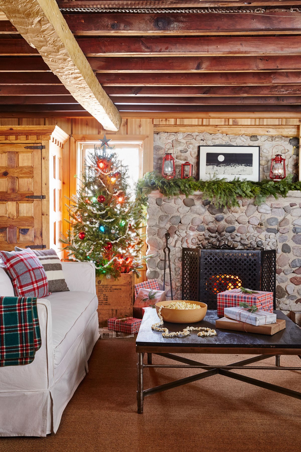 Christmas Living Room Decor Ideas (31)