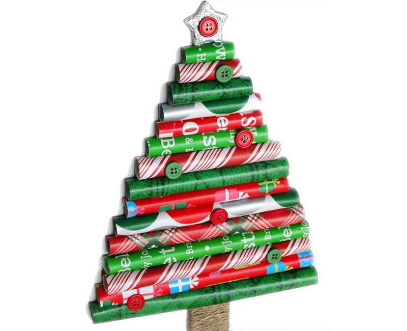 DIY rolls of gift wrap Christmas Tree Thewowdecor