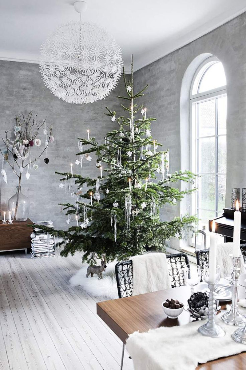 Natural Christmas tree Dwellingdecor