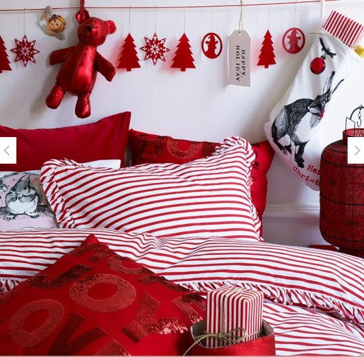 Christmas Bedroom Decor Ideas thewowdecor (20)
