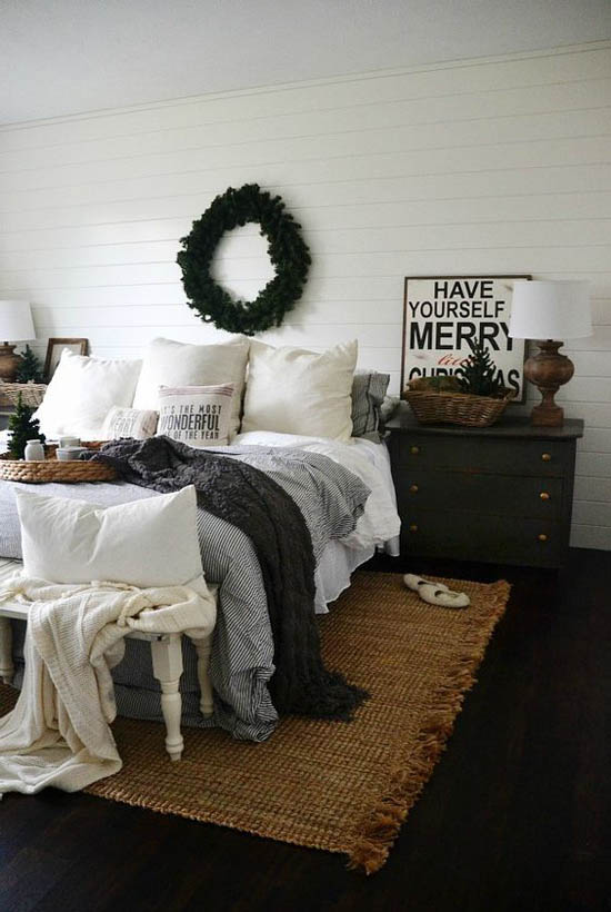 Christmas Bedroom Decor Ideas thewowdecor (30)