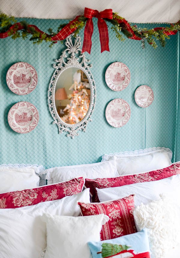Christmas Bedroom Decor Ideas thewowdecor (42)