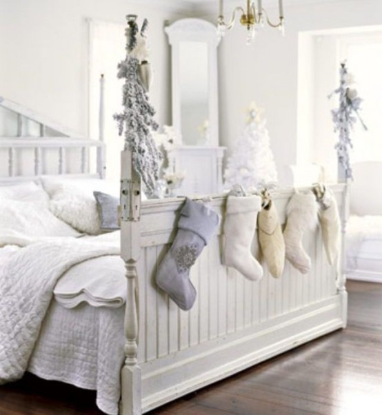 Christmas Bedroom Decor Ideas thewowdecor (7)