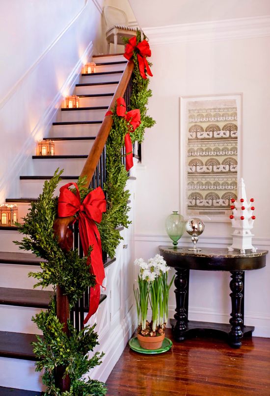 Christmas Stairs Decoration Ideas thewowdecor (44)