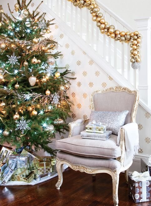 Gold Christmas Decoration Ideas (26)