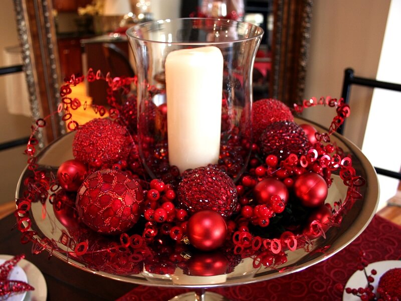 Red Christmas Decoration Ideas with Candles thewowdecor