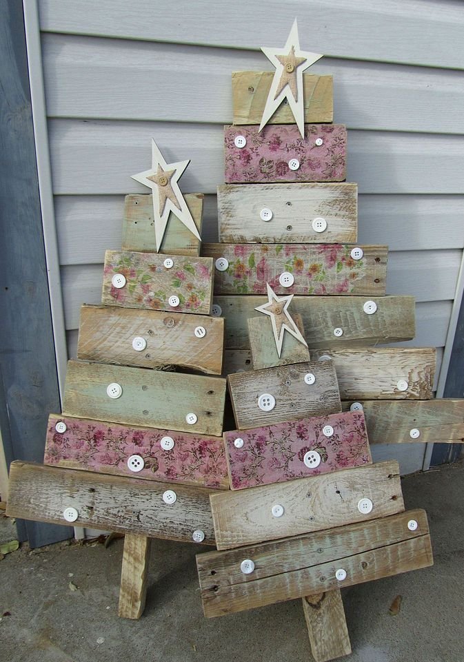Wood Pallet Christmas Tree