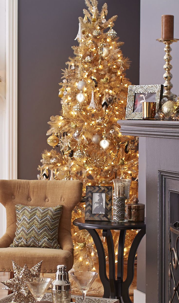 Gold Christmas Decor Ideas (1)