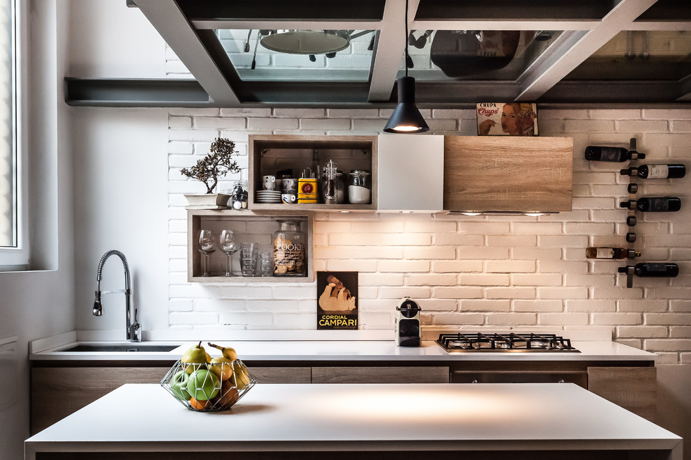 industrial-kitchen-with mirror ceiling