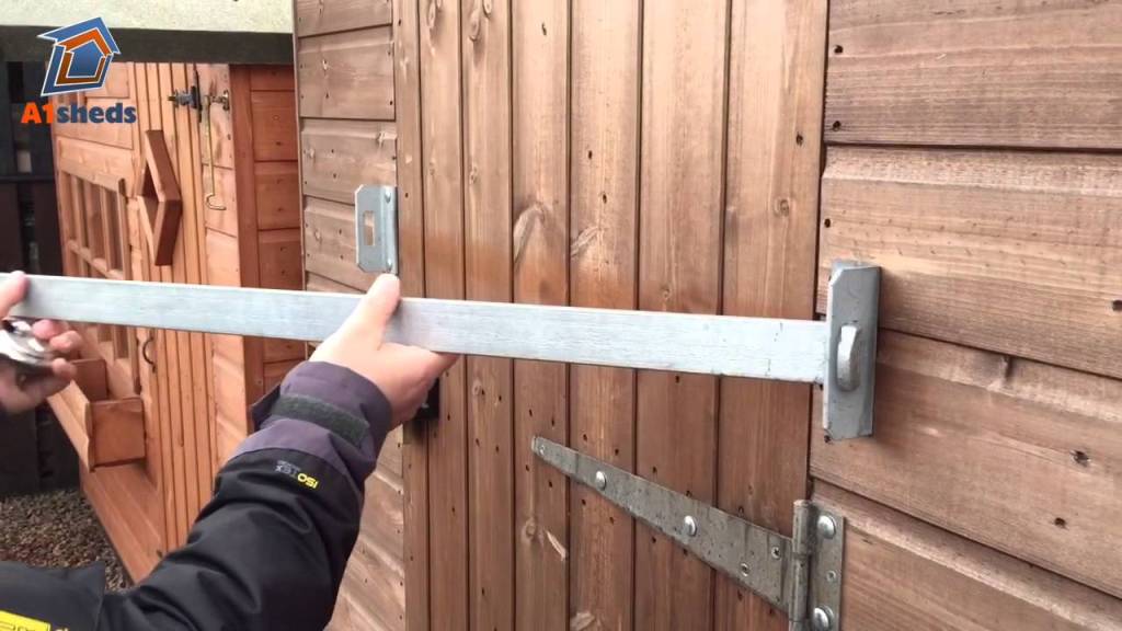Lock sheds securely