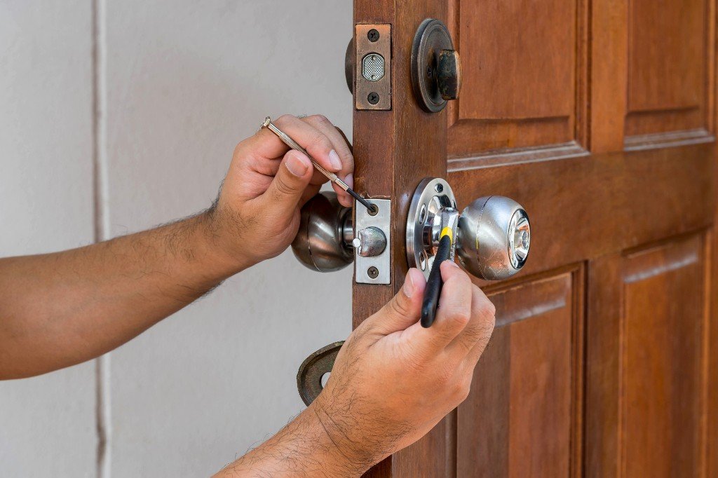 What exactly do emergency locksmiths do