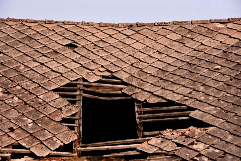 Sagging or Dipping Roofs