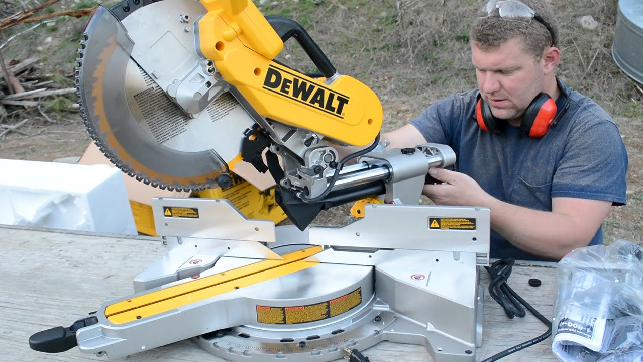 What are the advantages of a compound miter saw