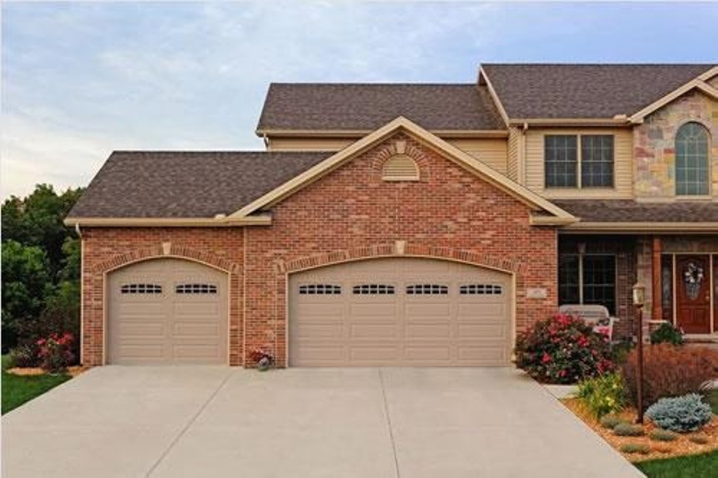 What needs to be considered while hunting for these top garage door repair experts