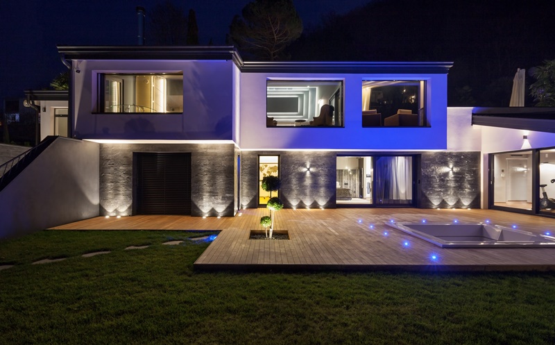 8 Front Door Lighting Ideas to Illuminate Your Home